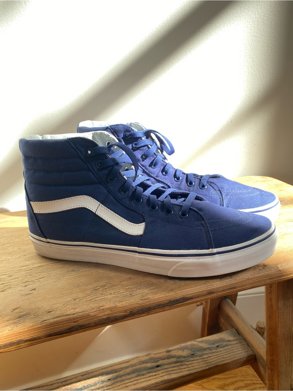 Vans MLB x Sk8-Hi 'New York Yankees' in Navy.